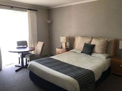 Sanctuary Inn On Westernport - E Caravan Parks 2