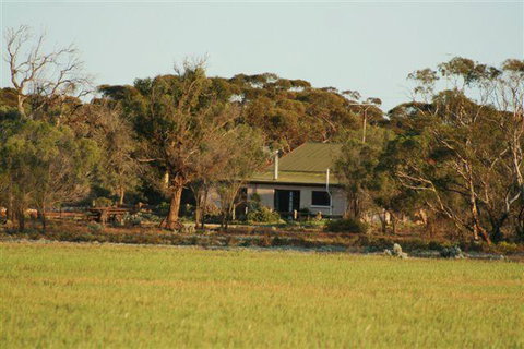 Sandalmere Cottage - E Caravan Parks 1