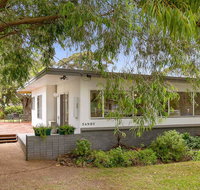 Sandy at Cowes - E Caravan Parks