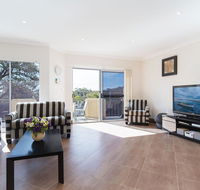 Sandy Point Luxury' 117a Sandy Point Road - air con  foxtel - E Caravan Parks