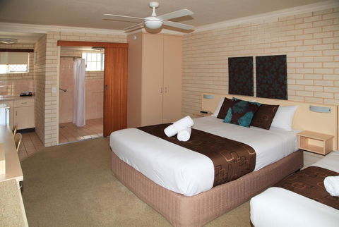 Santa Fe Motel And Holiday Units - E Caravan Parks 3