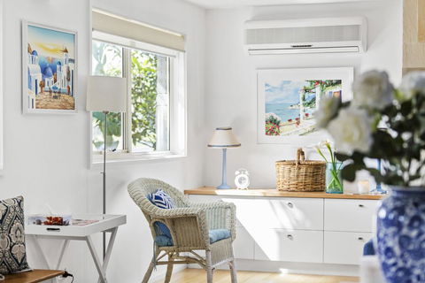 SANTORINI BEACH HOUSE - SAFETY BEACH - E Caravan Parks 1