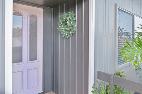 Sapphire Cottage - E Caravan Parks 2