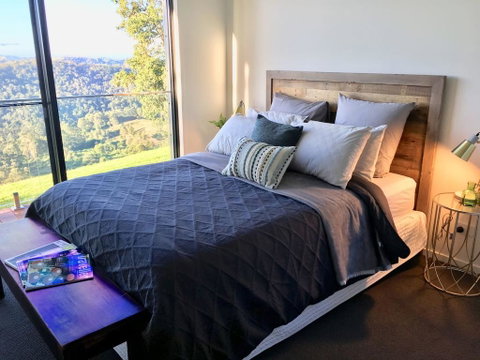 Scandinavian Cabin - Maleny - One Bedroom - E Caravan Parks 3
