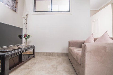 Scenic Illawong Riverside Getaway 1bed1bath Unit - E Caravan Parks 2