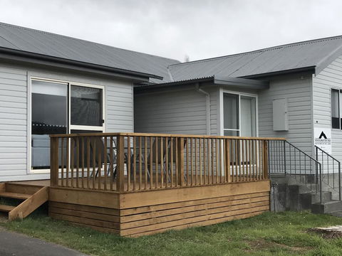 Schoolmasters Digs - E Caravan Parks 2