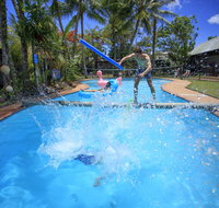 Scotty's Mission Beach YHA - E Caravan Parks