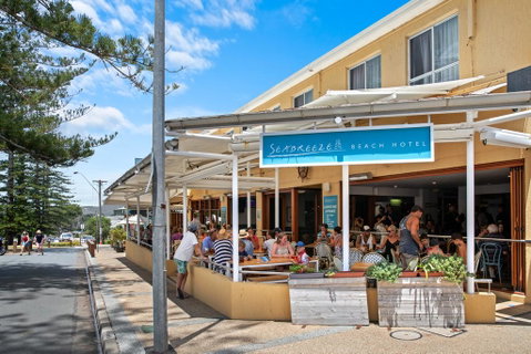 Seabreeze Beach Hotel - E Caravan Parks 0