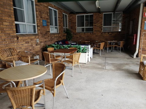 Seabreeze Beach Hotel - E Caravan Parks 3