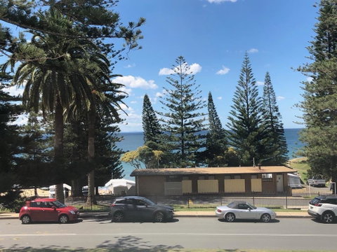 Seabreeze Beach Hotel - E Caravan Parks 1