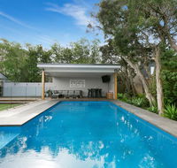Seabreeze Retreat Luxury Retreat with pool walk to Rye foreshore and village - E Caravan Parks