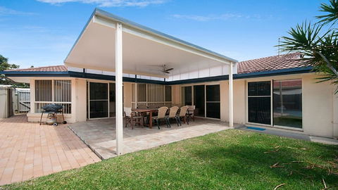 Seachange - Foxtel, Netflix, WiFi - E Caravan Parks 0