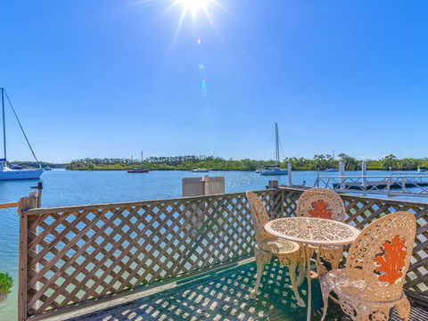 Seachange -Waterfront - E Caravan Parks 3