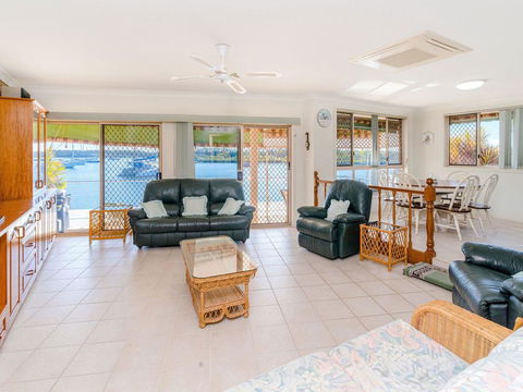 Seachange -Waterfront - E Caravan Parks 1