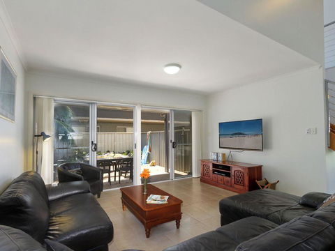 Seachange Townhouse 4 - E Caravan Parks 0