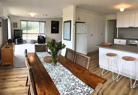 SEAHOUSE - E Caravan Parks 0