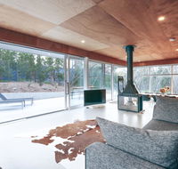 SeaSalt Beach House - architecturally designed - E Caravan Parks