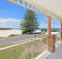 SEASCAPE - An Enticing Lakeside Escape - E Caravan Parks