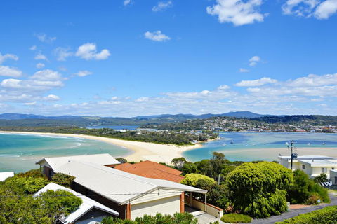 Seascape On Hill Street - E Caravan Parks 1