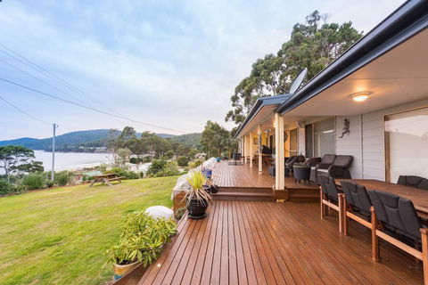 Seaview Family Retreat - E Caravan Parks 0