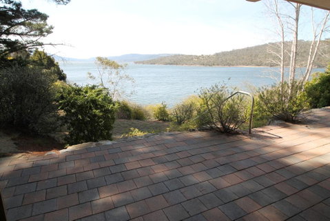 Seeblick 3 On Lake Jindabyne - E Caravan Parks 1