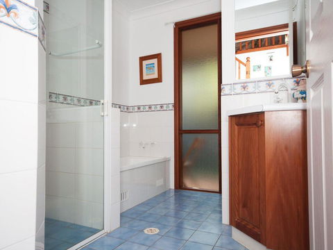 Semaphore Beach House - E Caravan Parks 2