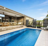Serenity on Seaview Boutique retreat with pool by the beach