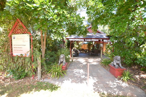 Shambhala Retreat Magnetic Island Cottages - E Caravan Parks 0