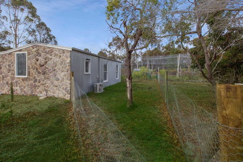 Shearers Cottage - Pet Friendly Holiday Accommodation - E Caravan Parks 1