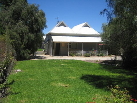 Showgrounds Cottage Naracoorte - E Caravan Parks 0