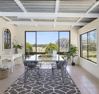 Silky Oak Cottage - cosy with country views - E Caravan Parks