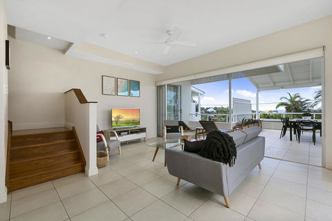 Silver, Sunrise Beach - E Caravan Parks 1