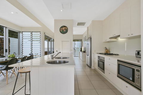 Silver, Sunrise Beach - E Caravan Parks 3