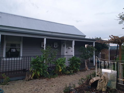 Silverbirch Cottage - E Caravan Parks 1