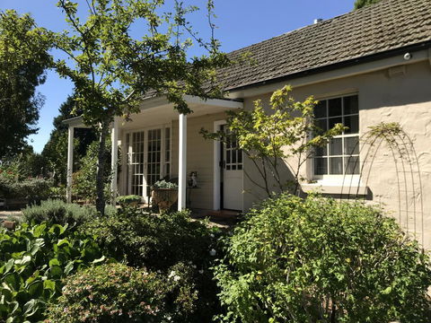 Silvermere Guesthouse - E Caravan Parks 1