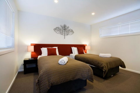 Silvermist, 17 Poley Cow Lane - E Caravan Parks 3