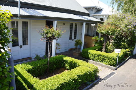 Sleepy Hollow - E Caravan Parks 0