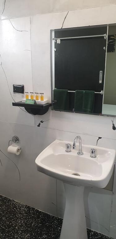 Smerdon Lodge Motel - E Caravan Parks 3