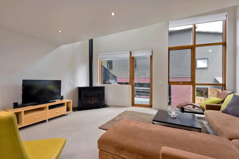Snow Stream Apartments - E Caravan Parks 2