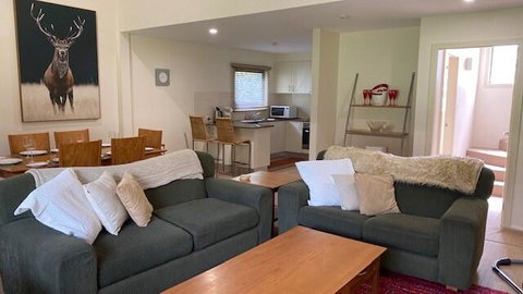 Snowbound Chalet 7 - E Caravan Parks 1
