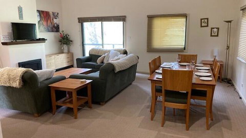 Snowbound Chalet 7 - E Caravan Parks 2