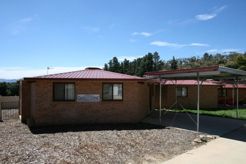 Snowdome 4/3 Poly Cow Lane - E Caravan Parks 2