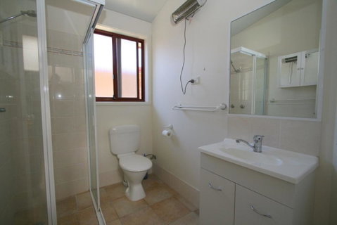 Snowdome 4/3 Poly Cow Lane - E Caravan Parks 3