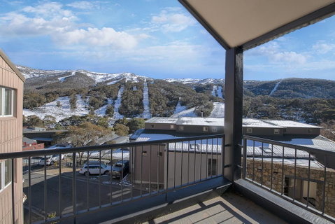 Snowman 8 - E Caravan Parks 2