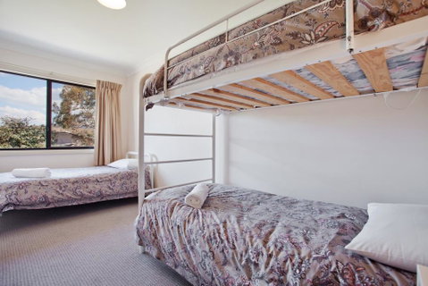 Snowridge 7/12-15 Kirwan Close - E Caravan Parks 3