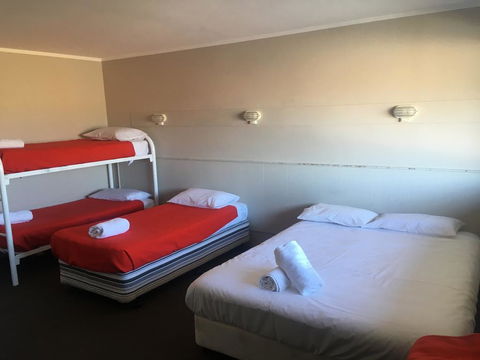 Snowy Mountains Resort And Function Centre - E Caravan Parks 1