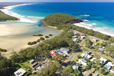 Soldier Crab Shack - 20 Macleay St - E Caravan Parks 0