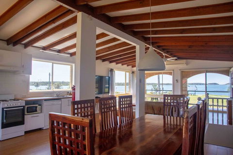South Coast Retreat - E Caravan Parks 1
