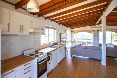 South Coast Retreat - E Caravan Parks 3