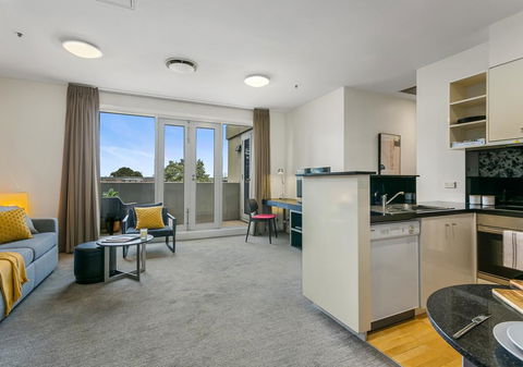 South Yarra Delight - Car Park, Wifi And Swimming Pool - E Caravan Parks 2